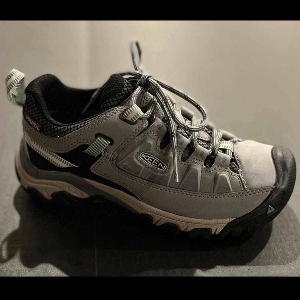 KEEN Targhee III Waterproof Hiking Shoe Size 6 New In Box.